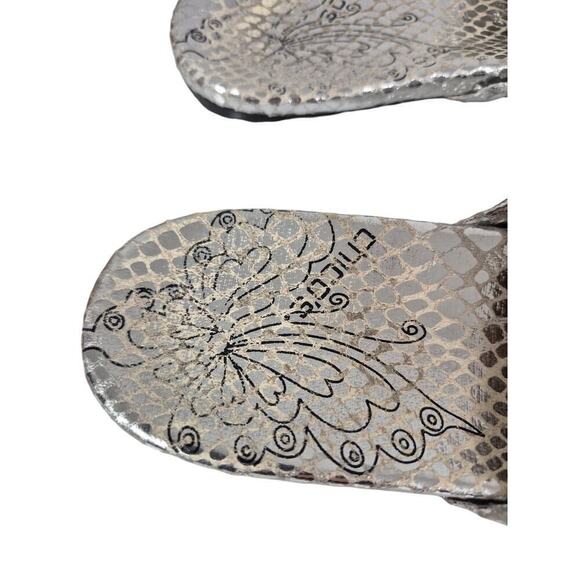 Chico's Sole Metal Silver Metallic Faux Snakeskin Ribbon Thong Flat Sandals Sz 8 - Picture 3 of 4